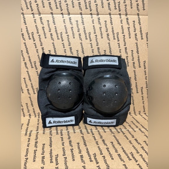 Vintage Black Rollerblade Knee Elbow Wrist Pads Guards - Picture 1 of 4